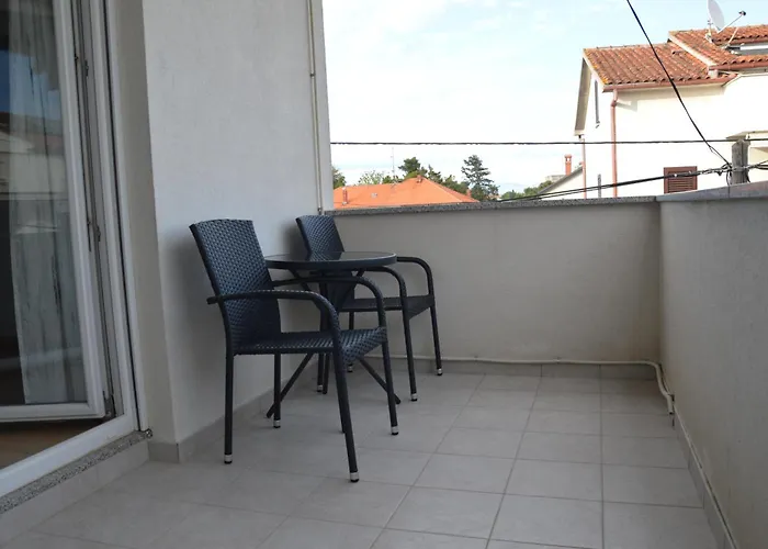 Lb Apartment Punta Bajlo