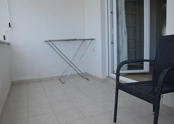Lb Apartment Punta Bajlo